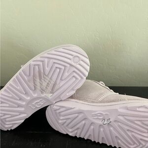 Light purple women’s UGG neumel boot